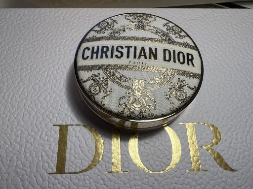 Zdjęcie oferty: Etui, pudełko na podkład Dior Forever i Skin Glow 