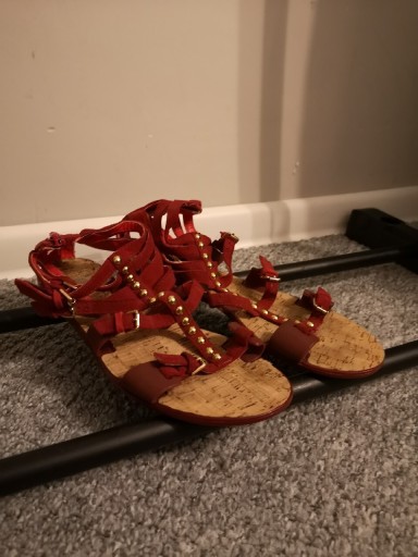 Zdjęcie oferty: Czerwone sandały rzymianki rozmiar 38