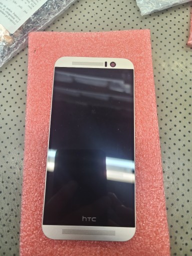 Zdjęcie oferty: NOWY Oryginalny LCD HTC One M9 srebrny