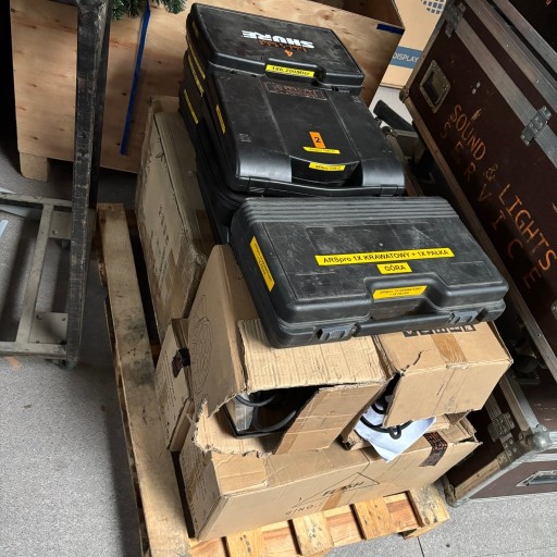 Zdjęcie oferty: Paleta 7 mikrofonów (shure + arspro) oraz 5 lamp (w tym głowa)