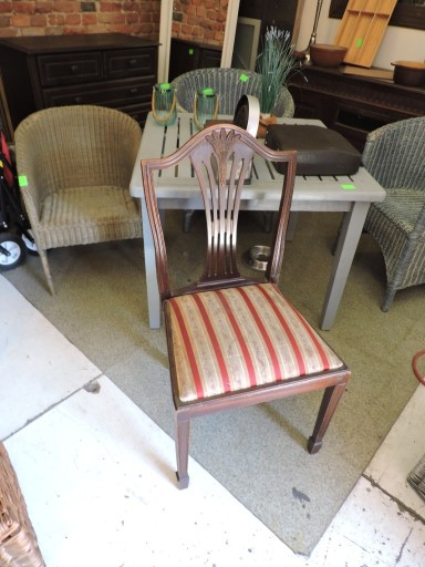 Zdjęcie oferty: stare krzesło   .  