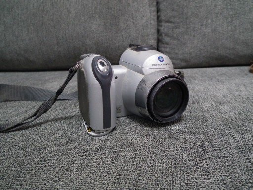 Zdjęcie oferty: Aparat kolekcjonerski Konica Minolta Dimage Z3