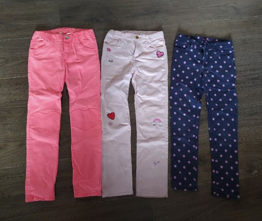 Zdjęcie oferty: Spodnie jeansowe H&M 128 z regulacją w pasie 