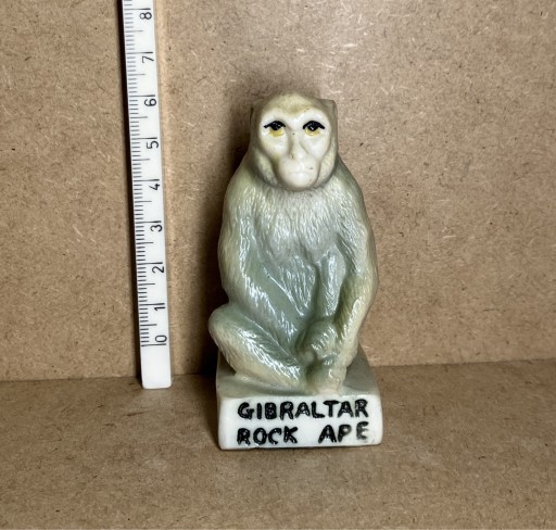 Zdjęcie oferty: figurka GIBRALTAR ROCK APE małpka zamyślona lata80