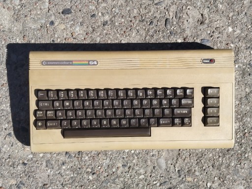 Zdjęcie oferty: Commodore C 64. 