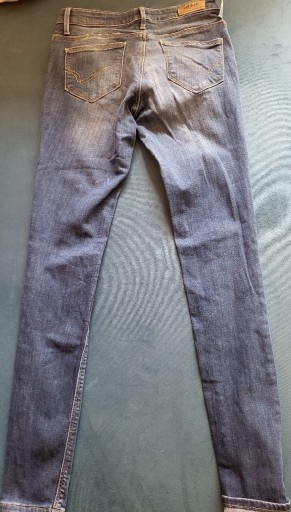 Zdjęcie oferty: Spodnie damskie jeansowe