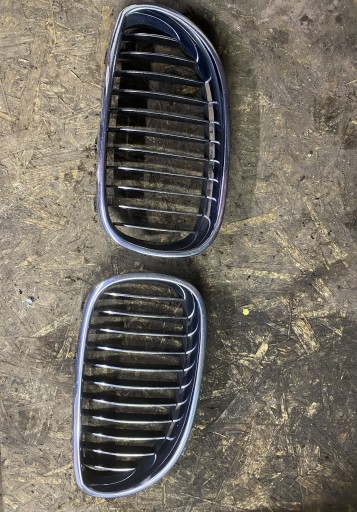 Zdjęcie oferty: Grill atrapa BMW e60/e61 nerki lewa i prawa