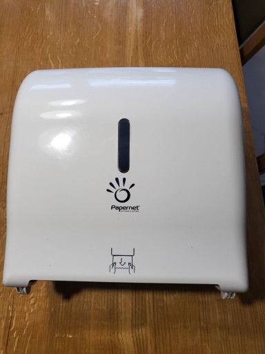 Zdjęcie oferty: Dozownik na papierowe ręczniki Papernet Autocut 416142 Biały