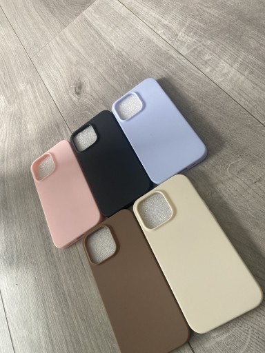 Zdjęcie oferty: 5 szt. Etui IPhone 13 PRO .Nowe!