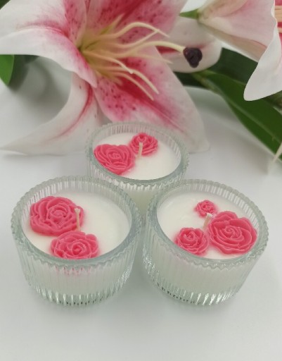 Zdjęcie oferty: Świeca sojowa mini z różą