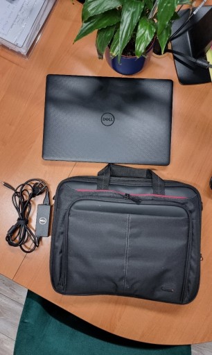 Zdjęcie oferty: Laptop Dell Vostro 3580