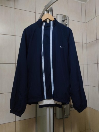 Zdjęcie oferty: kurtka wiatrówka bluza hoodie kangurka  Nike XL 