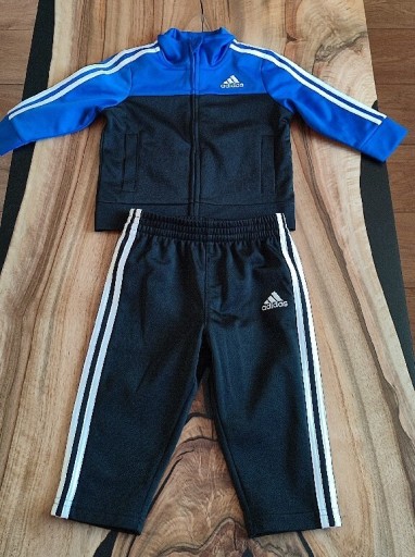 Zdjęcie oferty: Dresik Adidas dla chłopca r.74-82