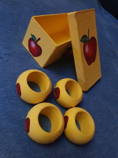 Zdjęcie oferty: Drewniane żółte obrączki na serwetki