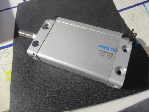 Zdjęcie oferty: FESTO SIŁOWNIK PŁASKI DZF-25-40-A-PA