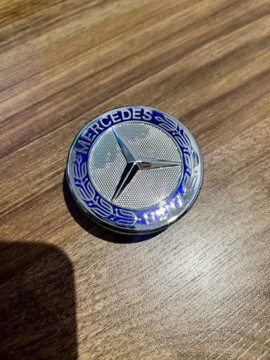 Zdjęcie oferty: Emblemat znaczek logo na maskę Mercedes w204 OE