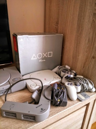 Zdjęcie oferty: Zestaw konsola Sony PlayStation ps one 