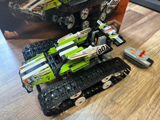 Zdjęcie oferty: LEGO Technic RC Tracked Racer 42065