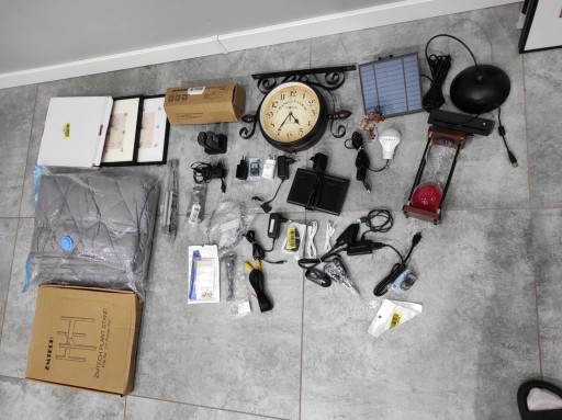 Zdjęcie oferty: BOX MIX do dalszej odsprzedaży. Ponad 30 przedmiotów. 