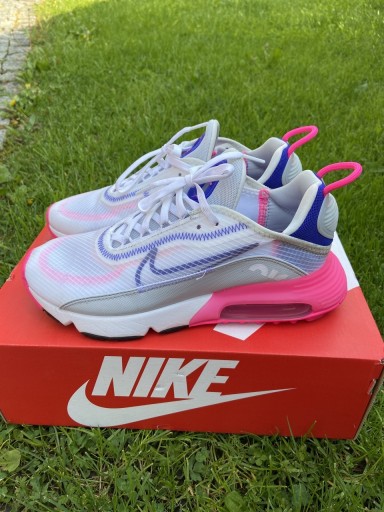 Zdjęcie oferty: Nike air max 2090 38,5 biało różowe