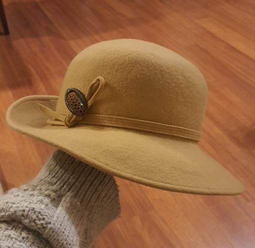 Zdjęcie oferty: kapelusz damski beżowy