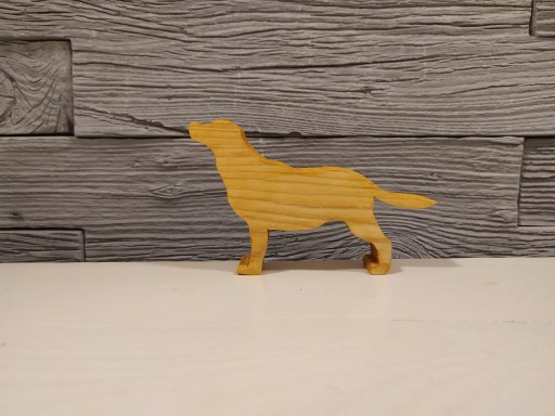 Zdjęcie oferty: Figurka z drewna ; pies z drewna, Labrador
