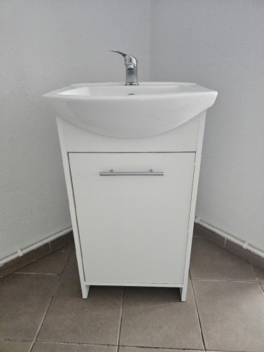 Zdjęcie oferty: Szafka do łazienki z umywalką 45cm i baterią 