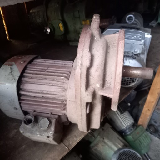 Zdjęcie oferty: Motoreduktor prosty kolnierzowy 0.55kw 150obr