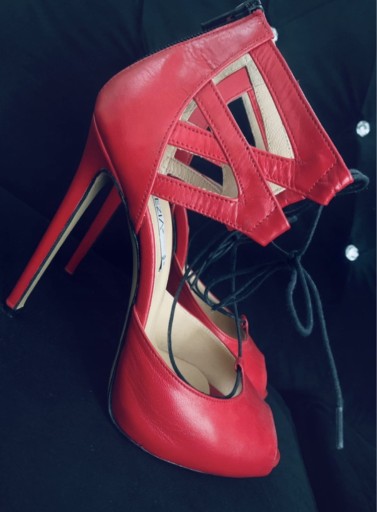 Zdjęcie oferty: Czerwone sandały ze skóry naturalnej Venezia 38