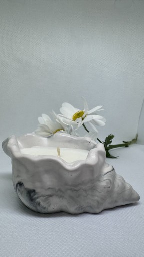 Zdjęcie oferty: Świeca sojowa w pojemniku z gipsu polimerowego handmade