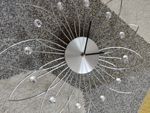 Zdjęcie oferty: Zegar naścienny srebro diamenty kwiat