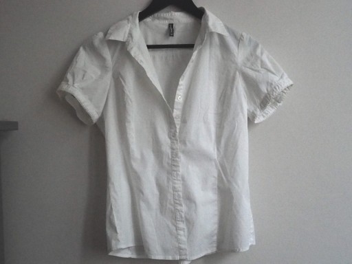 Zdjęcie oferty: Biała ozdobna bluzka z krótkim rękawem