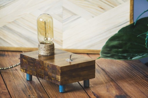 Zdjęcie oferty: Lampka biurkowa handmade drewniana
