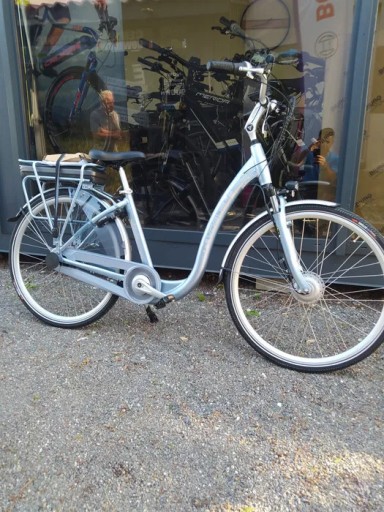 Zdjęcie oferty: Vogue rower elektryczny Shimano S 47cm 28'' nowy