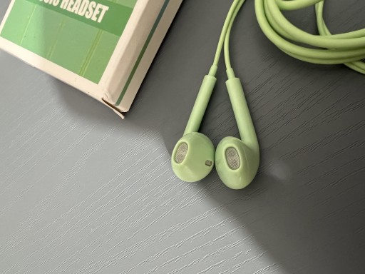Zdjęcie oferty: Słuchawki przewodowe bez gumek, dobra jakość!