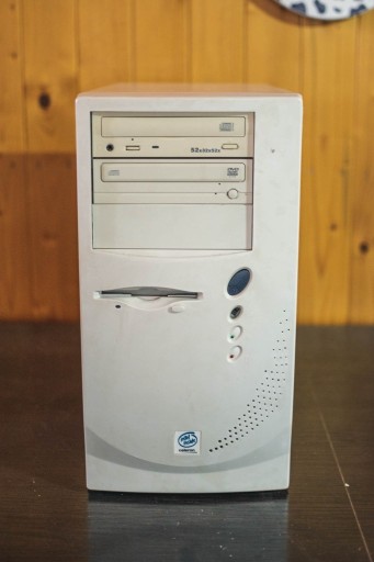 Zdjęcie oferty: Zestaw komputerowy Retro Windows 98 CRT Slot 1