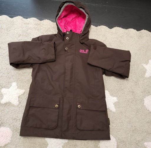 Zdjęcie oferty: Kurtka ocieplana dziewczęca jack wolfskin 152-158