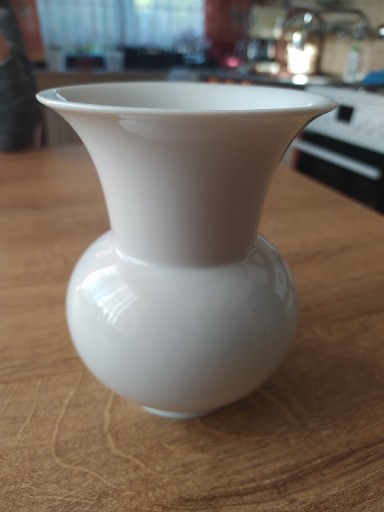 Zdjęcie oferty: Porcelanowy Wazon AK Kaiser Biały Ładny