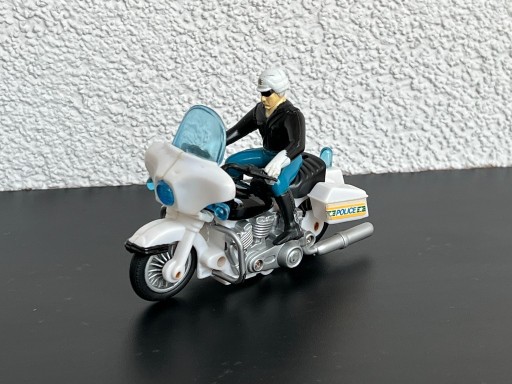 Zdjęcie oferty: Harley 1:18 Everbright Motor Figurka Policja