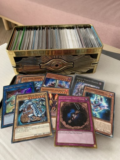 Zdjęcie oferty: Puszka kolekcjonerska z kartami Yu-Gi-Oh