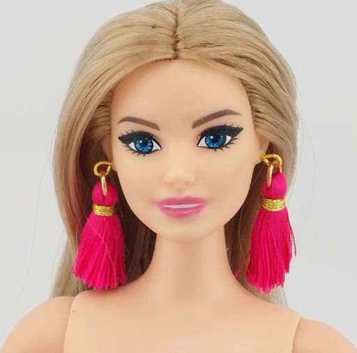 Zdjęcie oferty: Kolczyki biżuteria dla lalki Barbie ciemnoróżowe