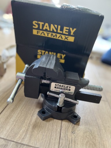 Zdjęcie oferty: Imadło ślusarskie obrotowe Stanley Black Decker