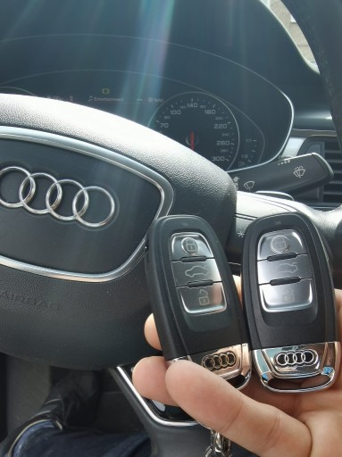 Zdjęcie oferty: kluczyk z pilotem Audi A6C7 