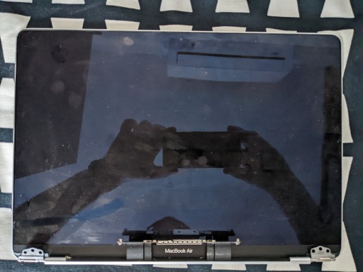 Zdjęcie oferty: Uszkodzona matryca LED do MacBook Air A2179