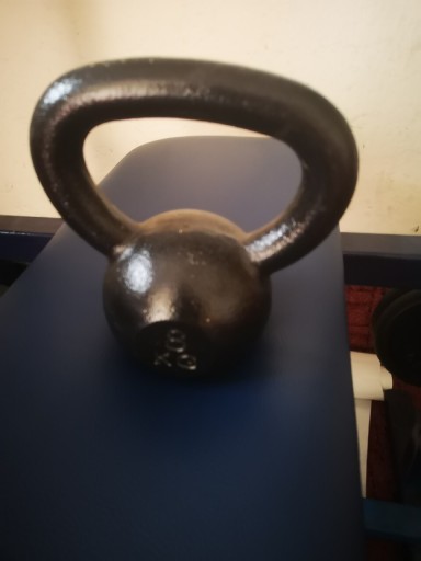 Zdjęcie oferty: Kettlebell zeliwny kula 8kg silownia