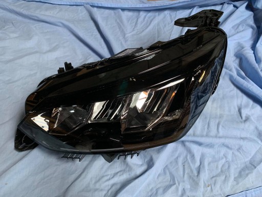 Zdjęcie oferty: Lampa Lewa Peugeot 208 2008 II FULL LED 9833036380