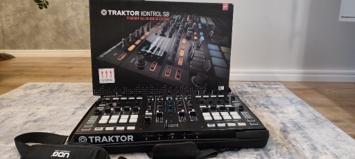 Zdjęcie oferty: Native Instruments Traktor Kontrol S8 jak nowy