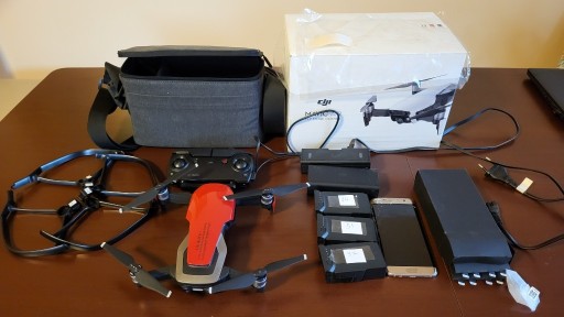 Zdjęcie oferty: Dron DJI Mavic Air Fly More Combo