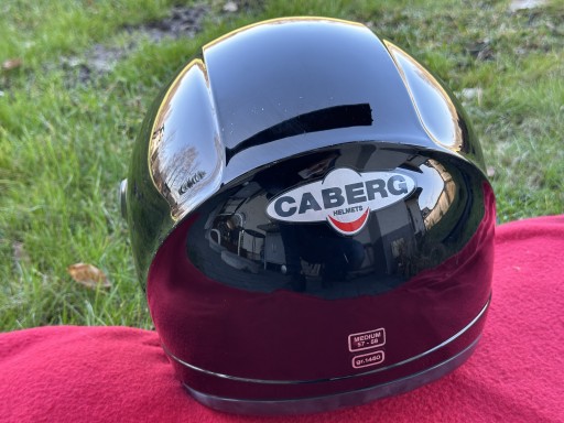 Zdjęcie oferty: Kask CABERG Brutus medium