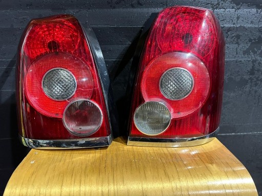 Zdjęcie oferty: Lampy tylne lewa prawa Toyota avensis 